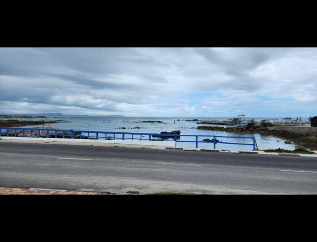 3 BEDROOM HOUSE FOR SALE IN KLEINBAAI